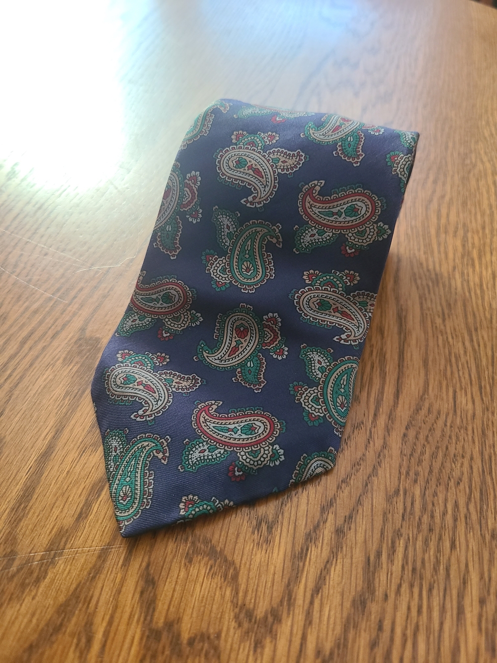 Oscar de la Renta Couture Navy Silk Paisley Tie with Green and Red Accents